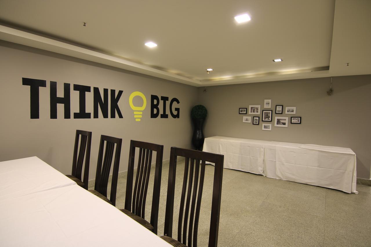 Grand Imperial Hotel New Delhi Bagian luar foto