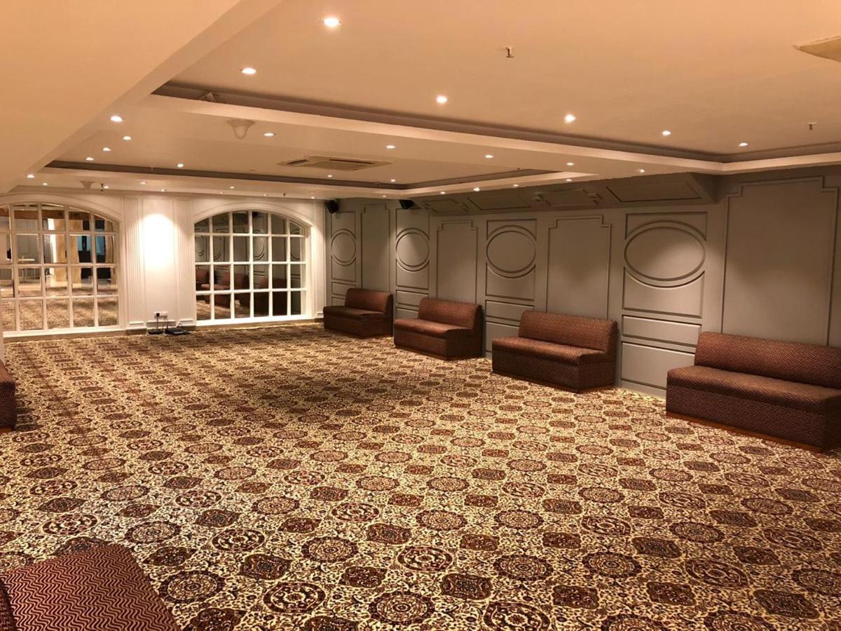 Grand Imperial Hotel New Delhi Bagian luar foto